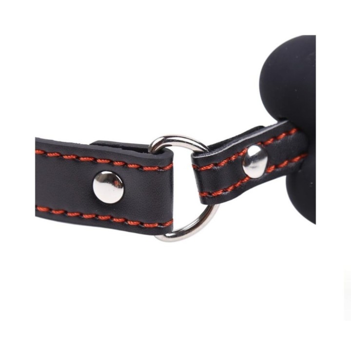 Detalle gancho bola en forma de hueso de silicona mordaza Latetobed