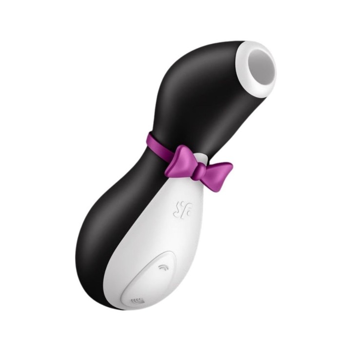 Penguin Pro Next Gen inclinado mostrando la boca succionadora y su diseño divertido.