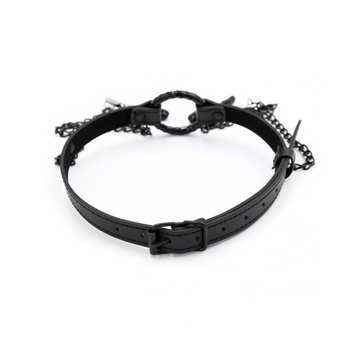 Vista desde atrás de la mordaza con aro y pinzas intoyou.