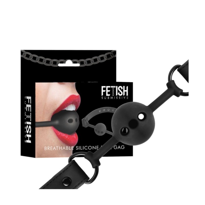Modelo luciendo la mordaza Fetish Submissive, ideal para sesiones bondage.