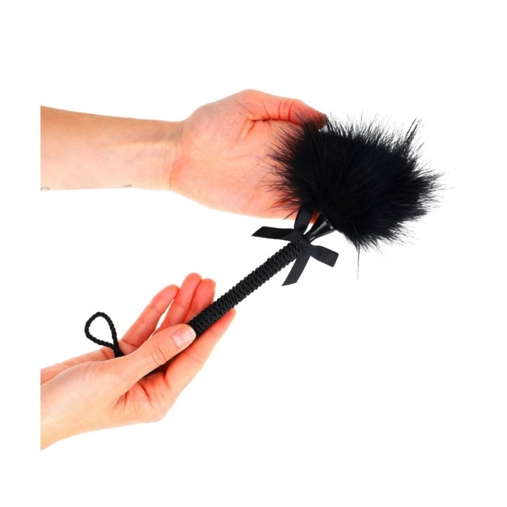 Masajeador KINK de cuerda y plumas, detalle de tamaño.