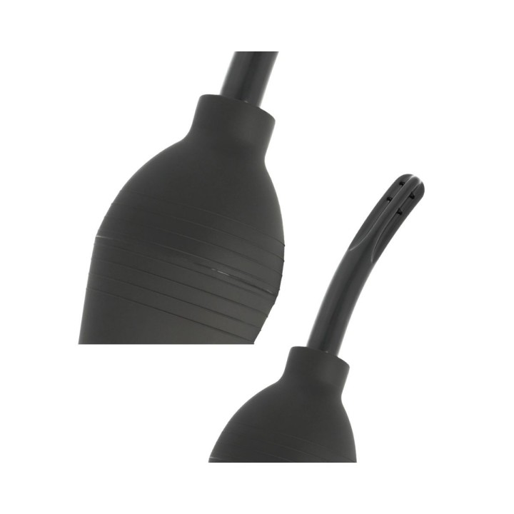 Detalle de la cánula y la pera de silicona flexible para irrigación anal.