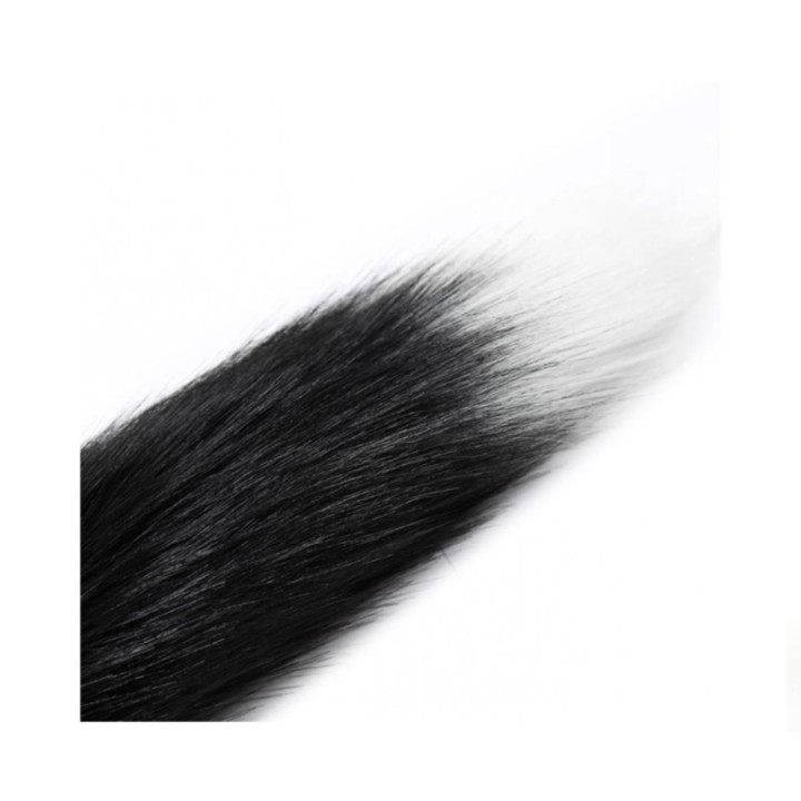 Detalle plug anal metálico IntoYou BDSM Line con base para cola