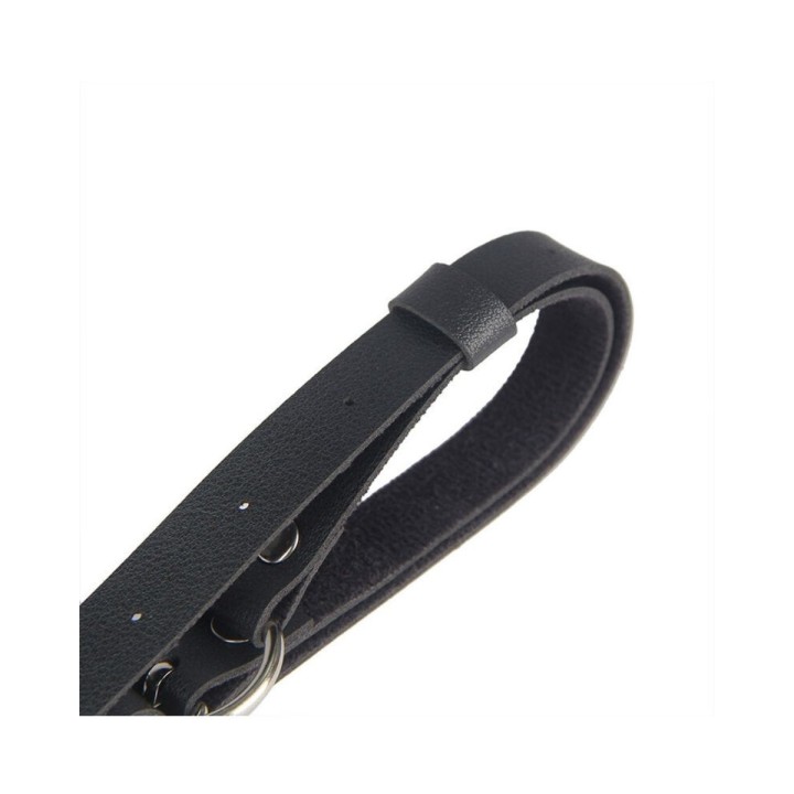 Acabado del cinturón con ligueros de cuero negro de Subblime